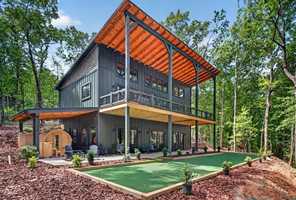 4 bedroom, 3 bathroom, 2,688 sq ft single family residence for sale at 255 Sunrock Mountain Road, Blue Ridge, GA 30513 — photo 1 of 46