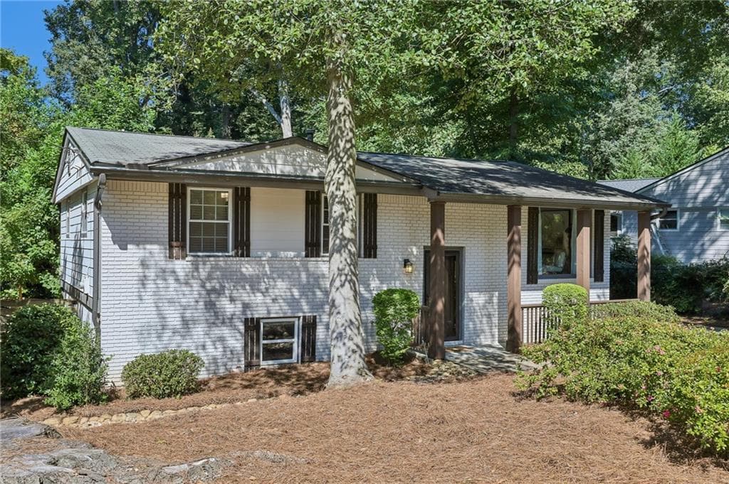 3 bedroom, 3 bathroom, 1,906 sq ft single family residence for sale at 3900 Captain Drive, Atlanta, GA 30341 — photo 2