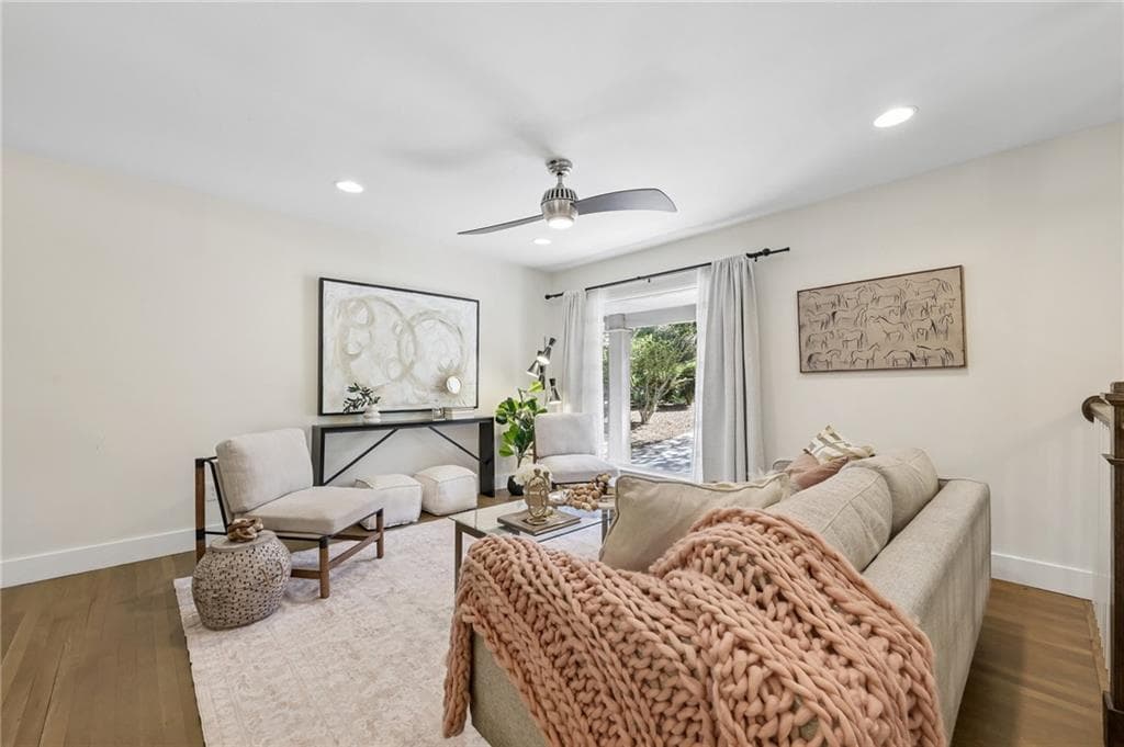 3 bedroom, 3 bathroom, 1,906 sq ft single family residence for sale at 3900 Captain Drive, Atlanta, GA 30341 — photo 4