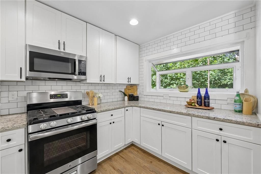 3 bedroom, 3 bathroom, 1,906 sq ft single family residence for sale at 3900 Captain Drive, Atlanta, GA 30341 — photo 10