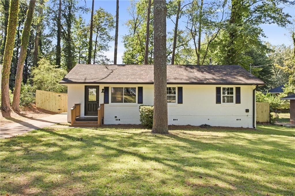 3 bedroom, 2 bathroom, 1,075 sq ft single family residence sold at 1676 Hollyhock Terrace, Decatur, GA 30032