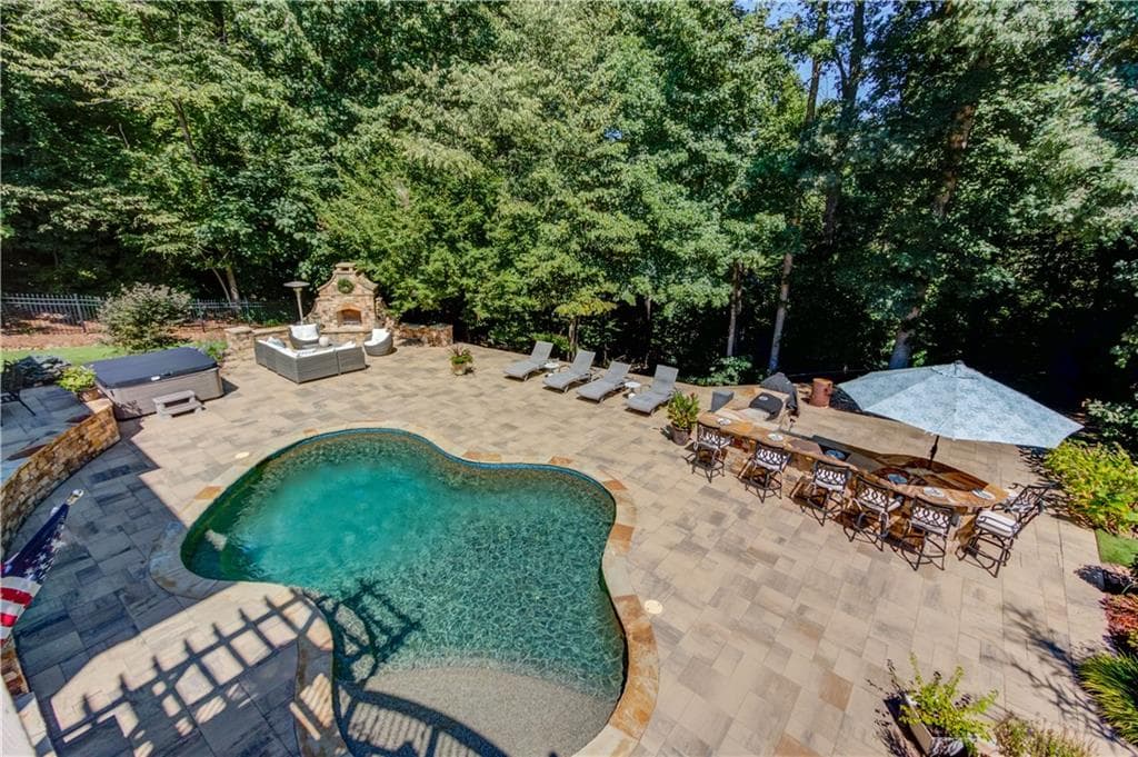 5 bedroom, 5 bathroom, 6,129 sq ft single family residence for sale at 4768 Ardmore Lane, Hoschton, GA 30548 — photo 3