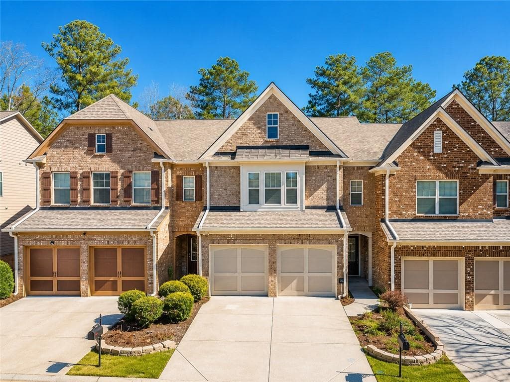 3 bedroom, 3 bathroom, 1,748 sq ft townhouse for sale at 1615 Faircrest Lane, Alpharetta, GA 30004 — photo 2
