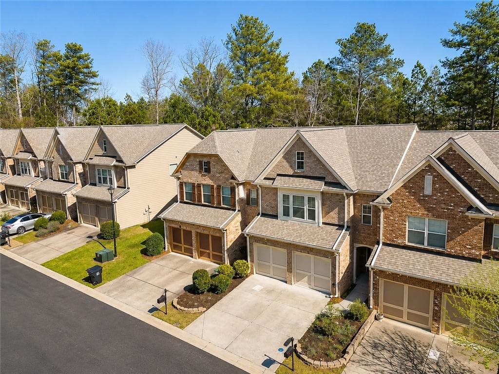 3 bedroom, 3 bathroom, 1,748 sq ft townhouse for sale at 1615 Faircrest Lane, Alpharetta, GA 30004 — photo 4