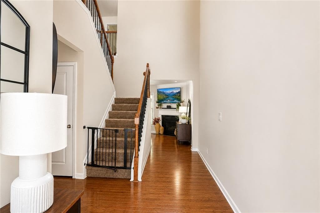 3 bedroom, 3 bathroom, 1,748 sq ft townhouse for sale at 1615 Faircrest Lane, Alpharetta, GA 30004 — photo 8