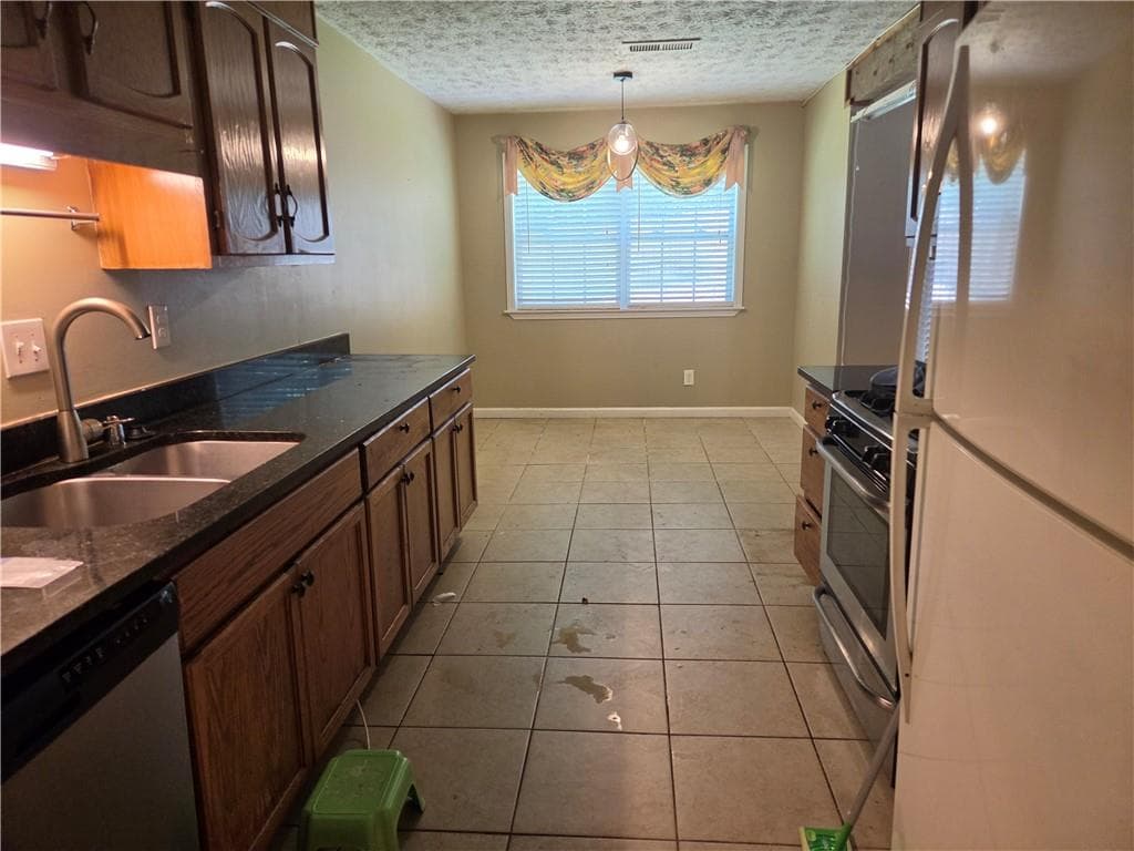3 bedroom, 2 bathroom, 1,578 sq ft single family residence for rent at 3805 Bromolow Trail, Lawrenceville, GA 30044 for $1,800 a month — photo 6
