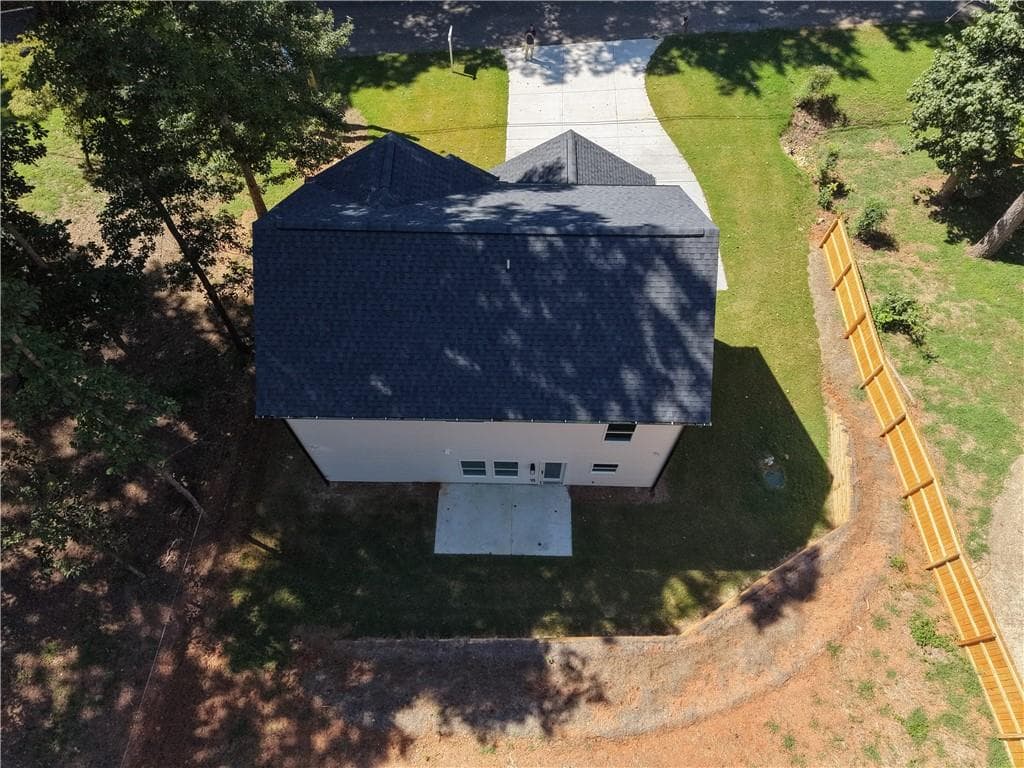 3 bedroom, 3 bathroom, 1,700 sq ft single family residence for sale at 3035 Hamilton Road, Cumming, GA 30041 — photo 4