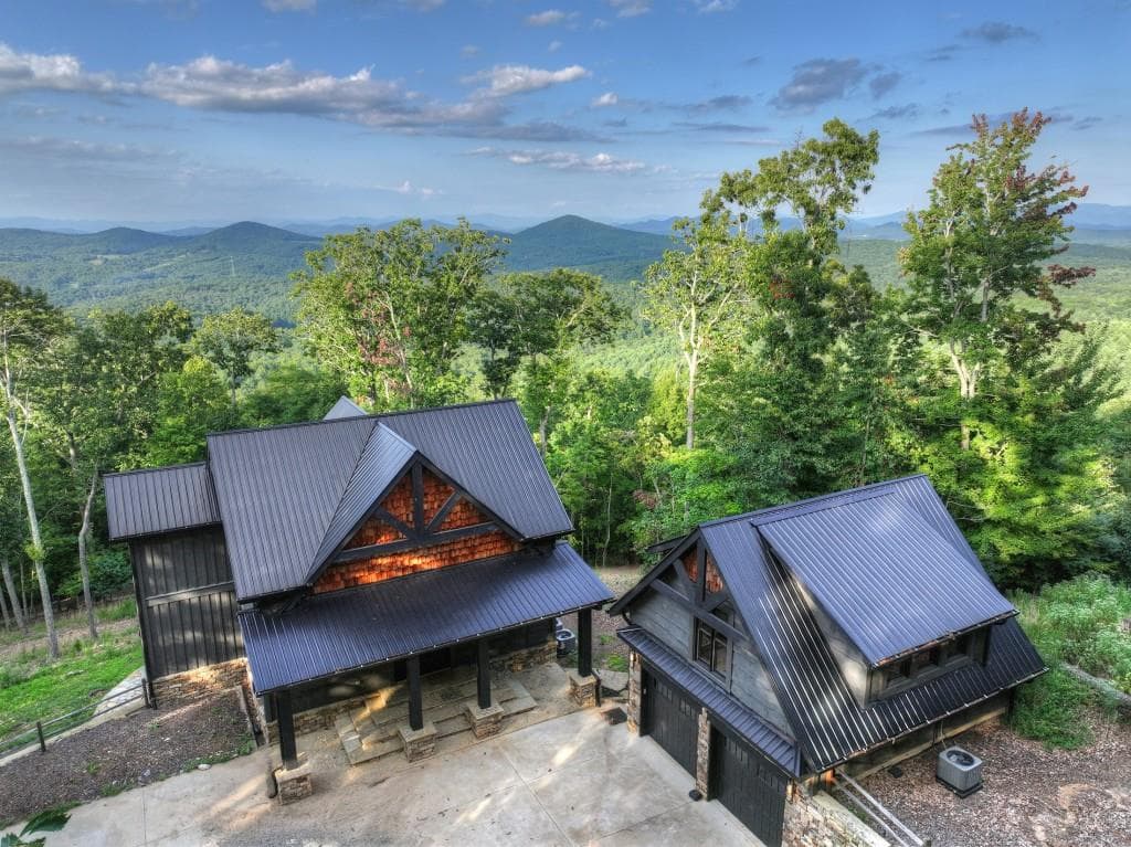 3 bedroom, 4 bathroom, 4,104 sq ft single family residence for sale at 224 Eagle Ridge, Morganton, GA 30560