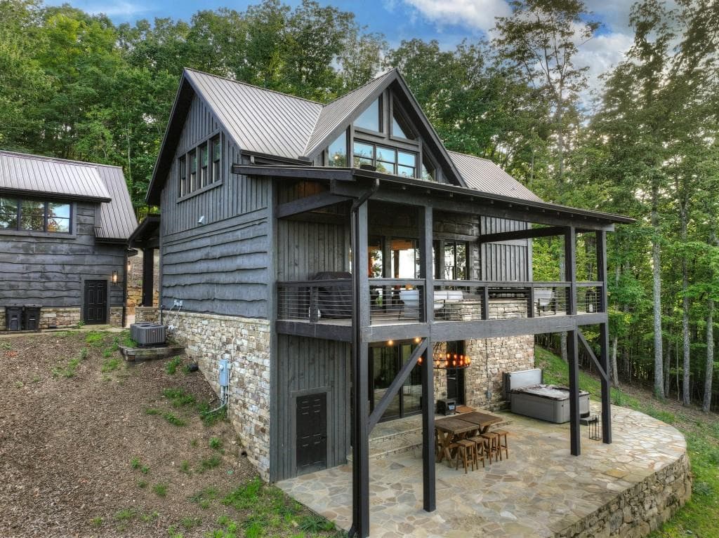 3 bedroom, 4 bathroom, 4,104 sq ft single family residence for sale at 224 Eagle Ridge, Morganton, GA 30560 — photo 7