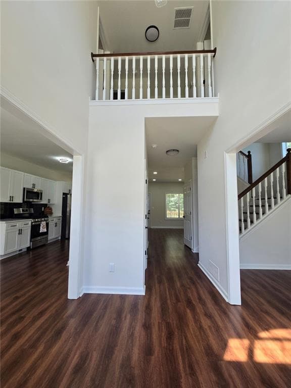 6 bedroom, 5 bathroom, 3,156 sq ft single family residence under contract at 1744 Shirburn Circle, Riverdale, GA 30296 — photo 2