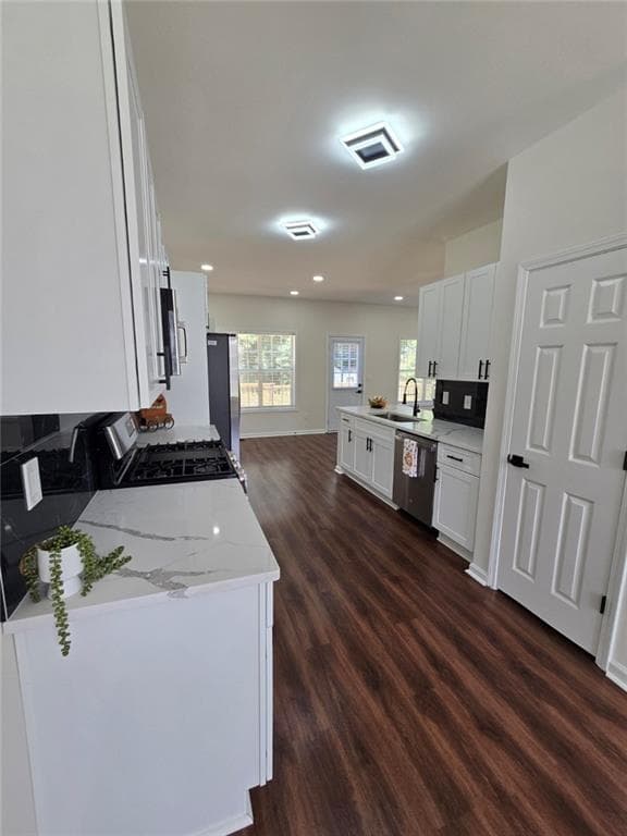 6 bedroom, 5 bathroom, 3,156 sq ft single family residence under contract at 1744 Shirburn Circle, Riverdale, GA 30296 — photo 3