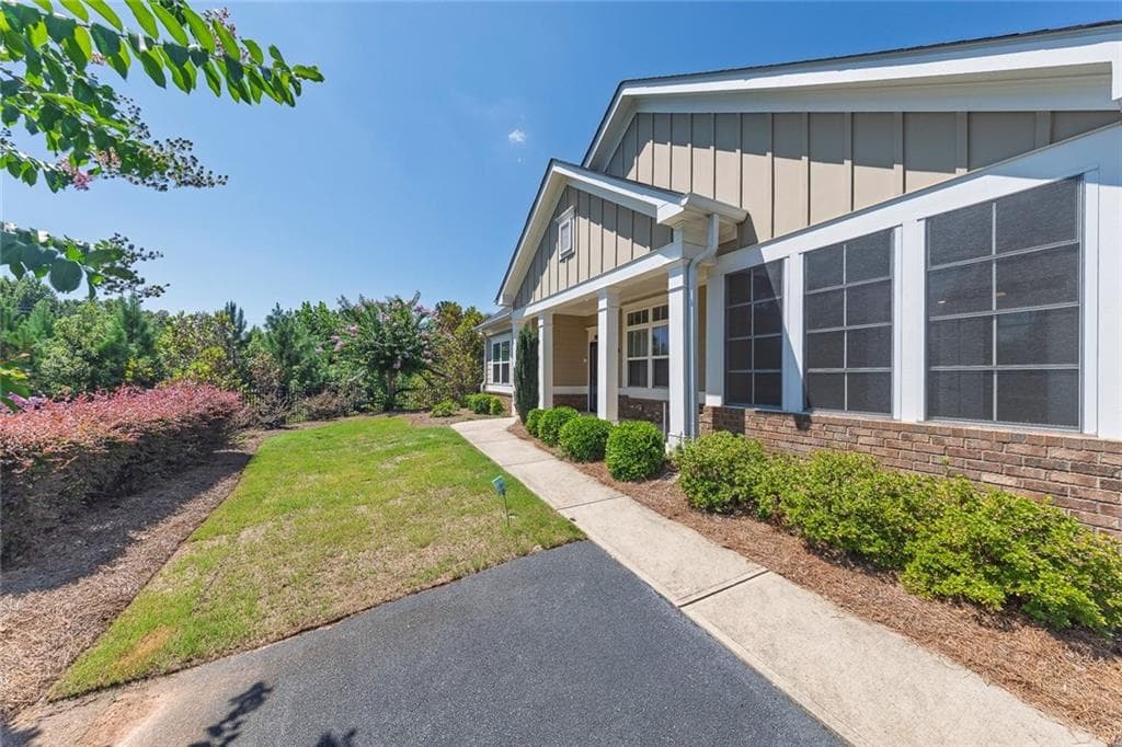 3 bedroom, 3 bathroom, 2,362 sq ft condominium for sale at 312 Cherokee Station Circle, Woodstock, GA 30188 — photo 2