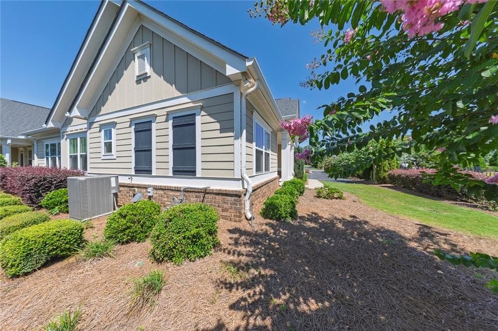 3 bedroom, 3 bathroom, 2,362 sq ft condominium for sale at 312 Cherokee Station Circle, Woodstock, GA 30188 — photo 4