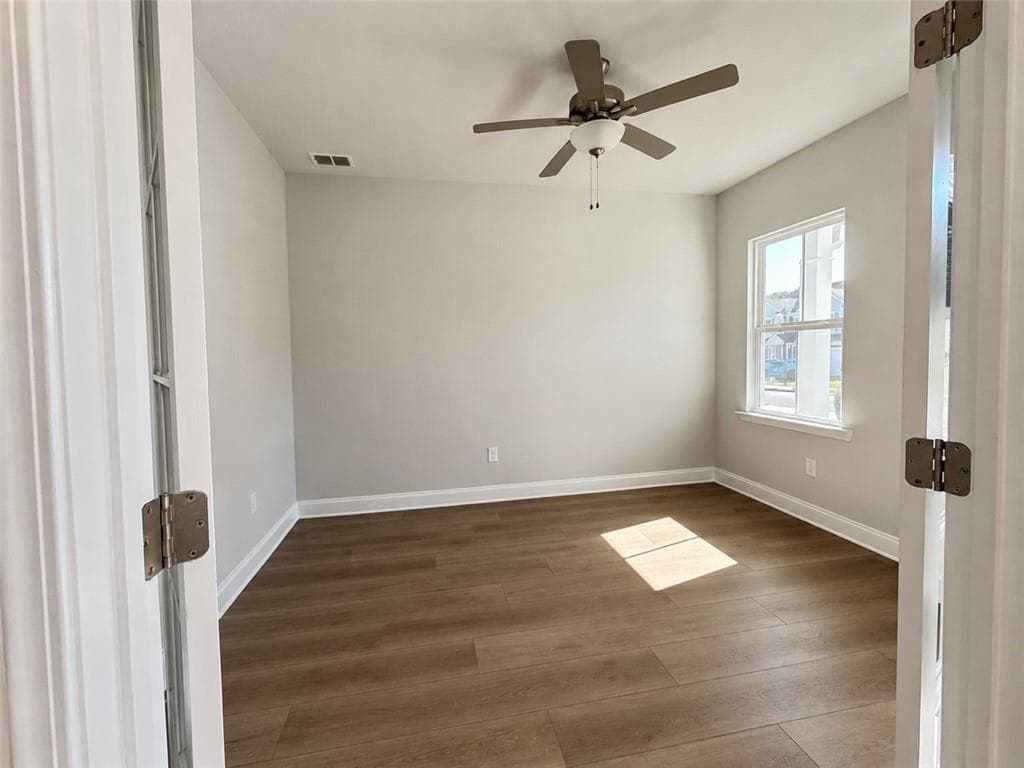 5 bedroom, 3 bathroom, 2,649 sq ft single family residence under contract at 1674 Branch Creek Dr-Lot 111, Cumming, GA 30040 — photo 2