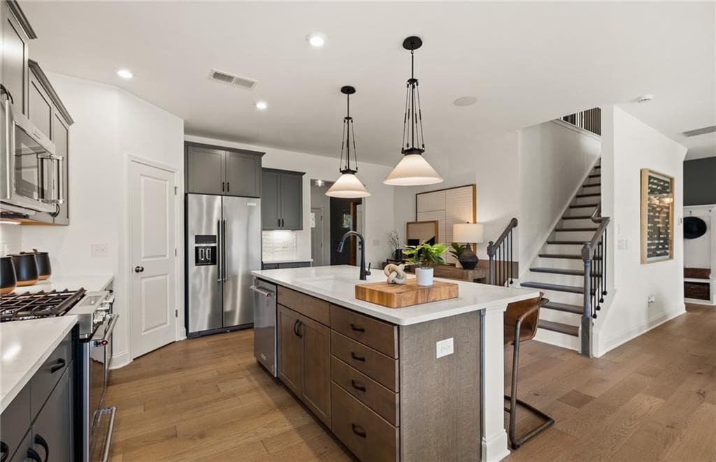 5 bedroom, 3 bathroom, 2,649 sq ft single family residence under contract at 1674 Branch Creek Dr-Lot 111, Cumming, GA 30040 — photo 3