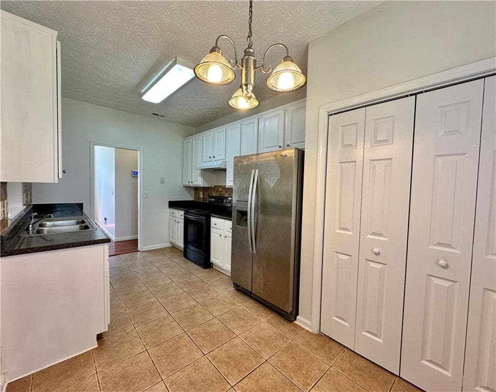4 bedroom, 2 bathroom, 1,680 sq ft single family residence for rent at 1815 Jeffery Court, Riverdale, GA 30296 for $2,500 a month — photo 5