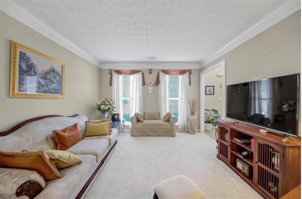 5 bedroom, 3 bathroom, 3,436 sq ft single family residence for sale at 3202 Kittery Drive, Snellville, GA 30039 — photo 3