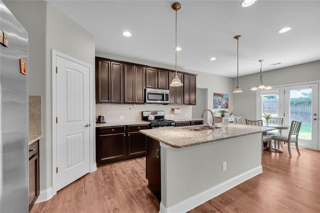 5 bedroom, 4 bathroom, 2,668 sq ft single family residence for sale at 747 Hancock Place, Braselton, GA 30517 — photo 6