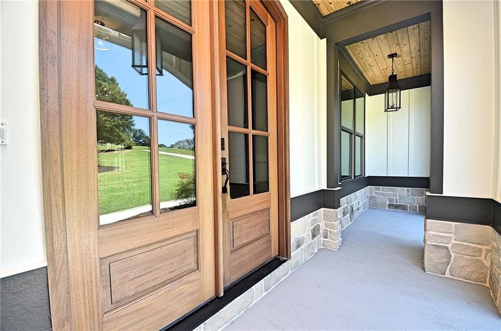 5 bedroom, 4 bathroom, 3,435 sq ft single family residence under contract at 810 North Hampton Way, Monroe, GA 30656 — photo 4