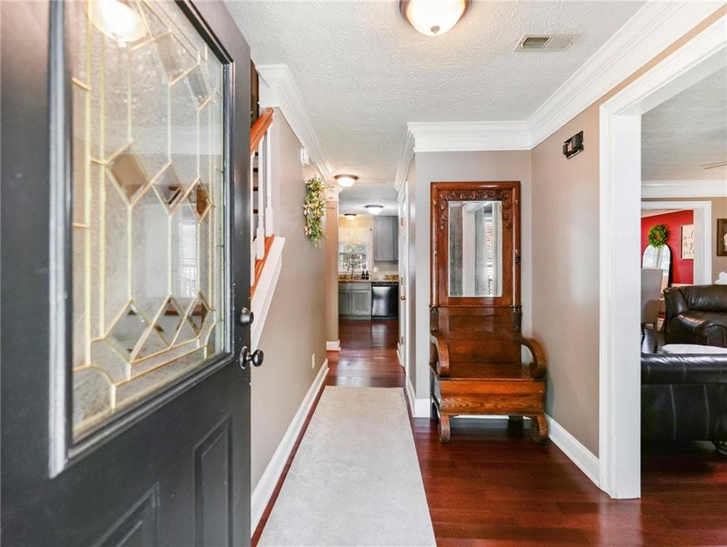 3 bedroom, 3 bathroom, 1,400 sq ft single family residence for sale at 5750 Princeton Oaks Drive, Buford, GA 30518 — photo 2