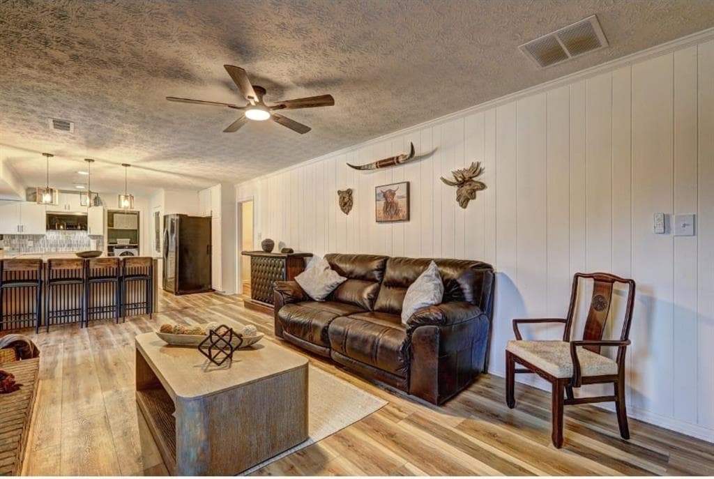 3 bedroom, 3 bathroom, 1,838 sq ft single family residence for sale at 457 Castleaire Drive, Stone Mountain, GA 30087 — photo 10