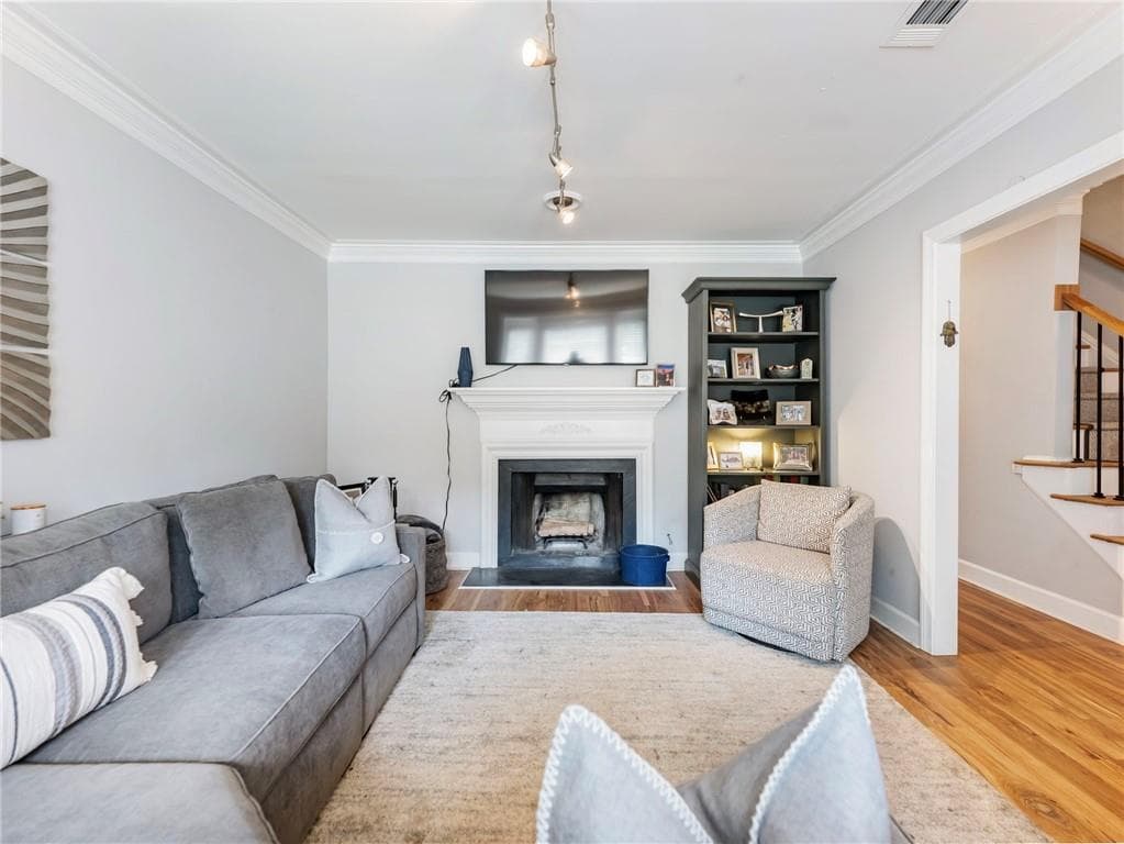 2 bedroom, 3 bathroom, 1,480 sq ft condominium for sale at 81 Mount Vernon Circle, Sandy Springs, GA 30338 — photo 4
