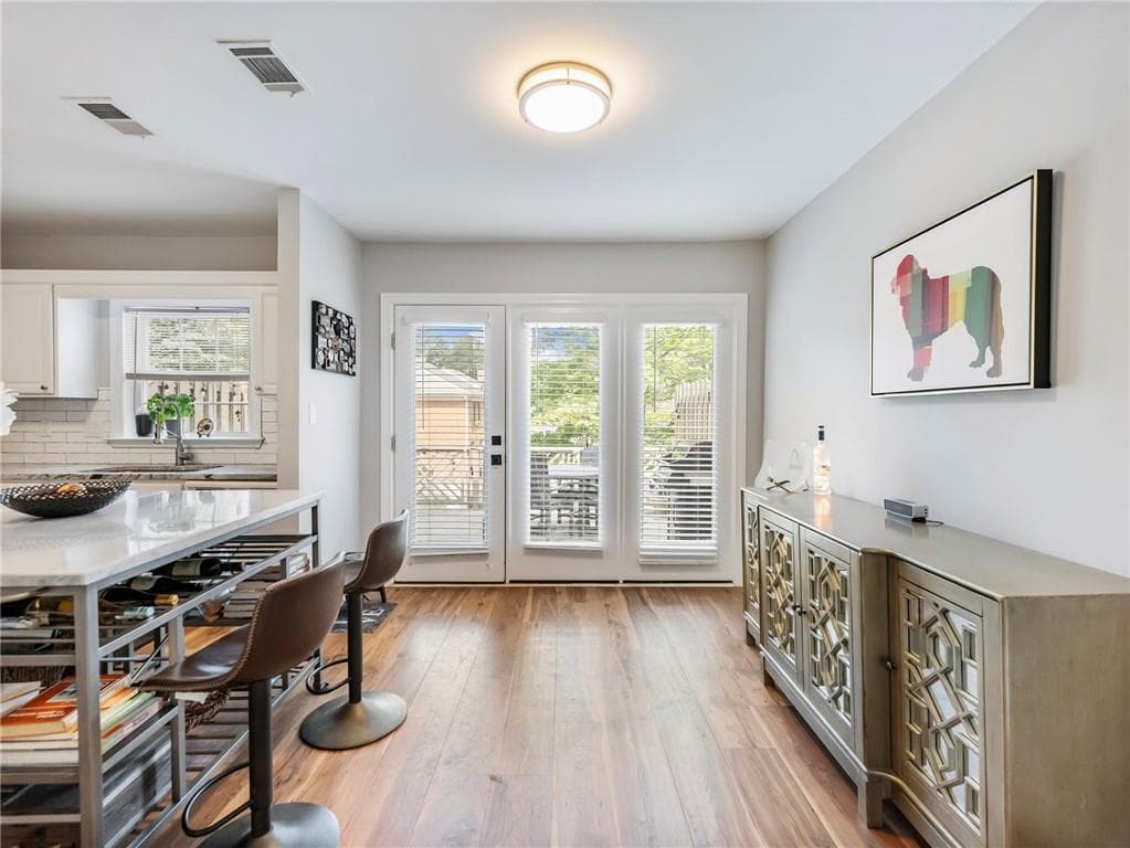 2 bedroom, 3 bathroom, 1,480 sq ft condominium for sale at 81 Mount Vernon Circle, Sandy Springs, GA 30338 — photo 7