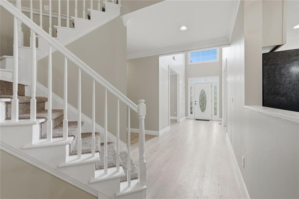 6 bedroom, 4 bathroom, 5,070 sq ft single family residence for sale at 6353 Chestnut Parkway, Flowery Branch, GA 30542 — photo 6