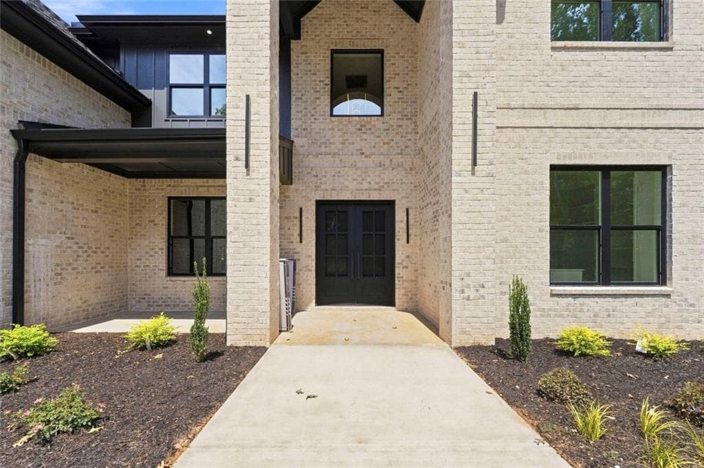 5 bedroom, 5 bathroom, 5,000 sq ft single family residence for sale at 2895 Briscoe Road, Loganville, GA 30052 — photo 3