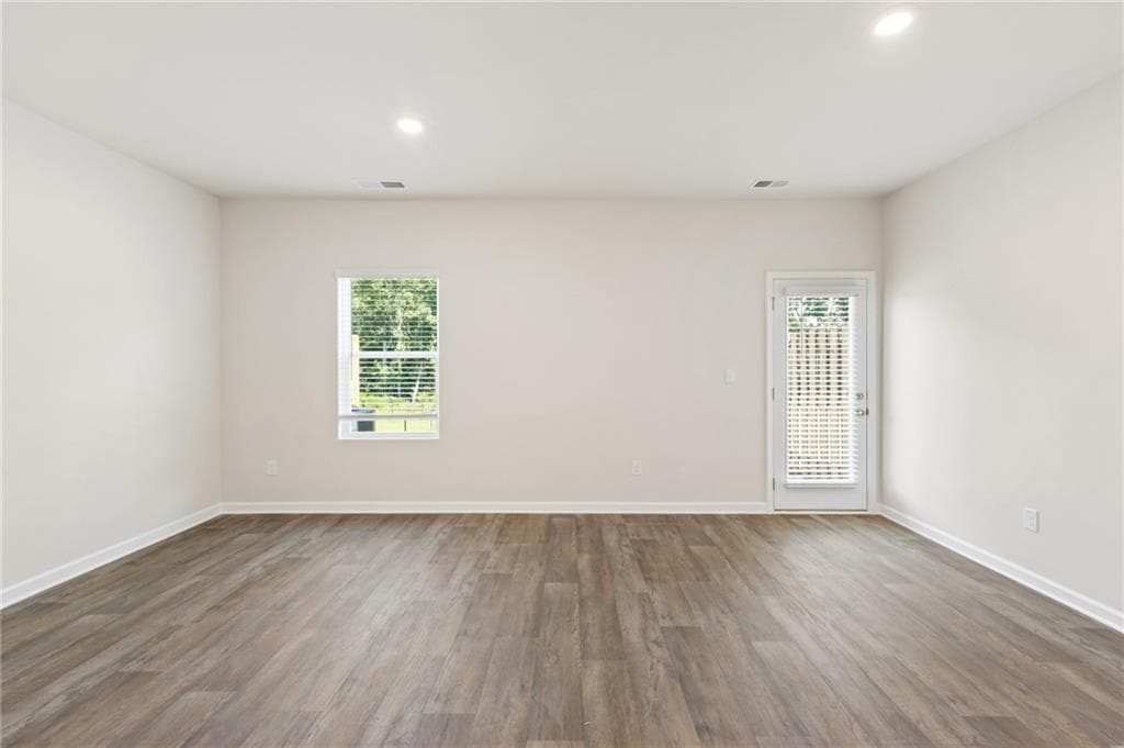 3 bedroom, 3 bathroom, 1,623 sq ft townhouse under contract at 8330 Columbia Court, Palmetto, GA 30268 — photo 5