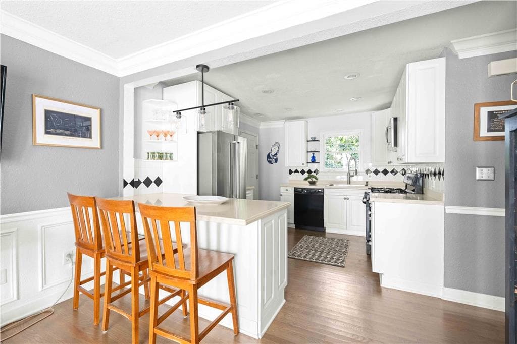 2 bedroom, 1 bathroom, 900 sq ft condominium for sale at 869 Briarcliff Road C-24, Atlanta, GA 30306 — photo 2
