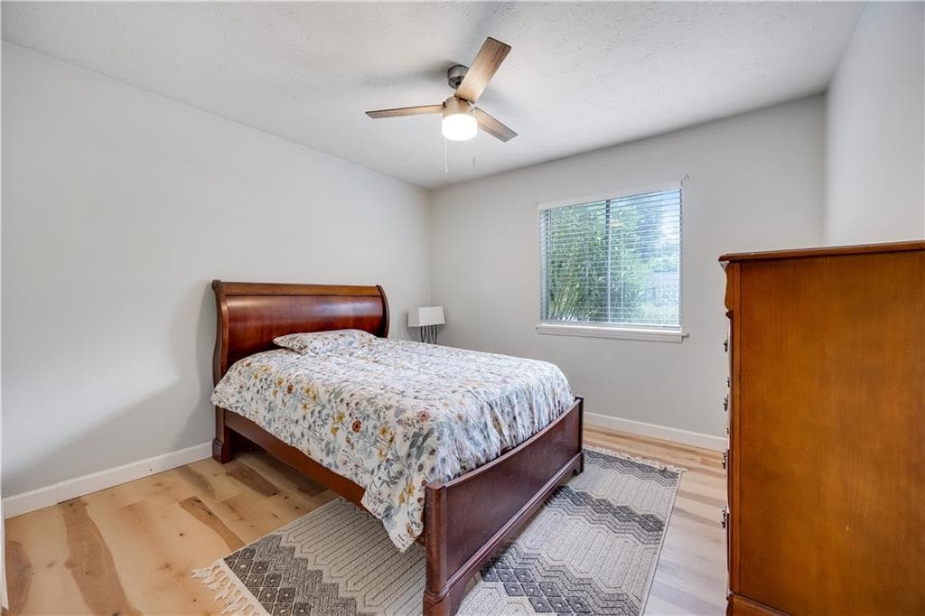 3 bedroom, 2 bathroom, 1,869 sq ft single family residence under contract at 6517 Charter Oaks Circle, Columbus, GA 31909 — photo 9