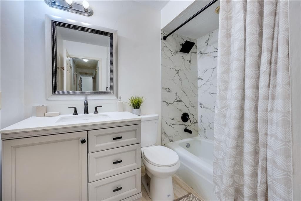 3 bedroom, 2 bathroom, 1,869 sq ft single family residence under contract at 6517 Charter Oaks Circle, Columbus, GA 31909 — photo 10