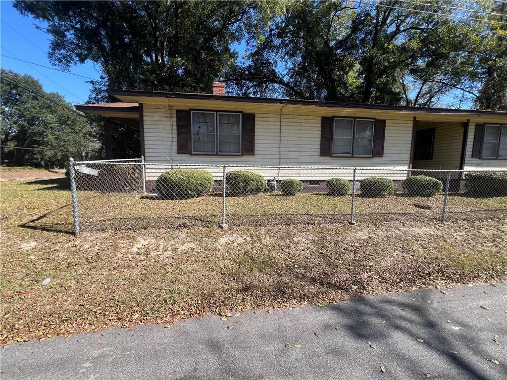 3 bedroom, 2 bathroom, 2,126 sq ft single family residence under contract at 813 W Franklin Street, Sylvester, GA 31791