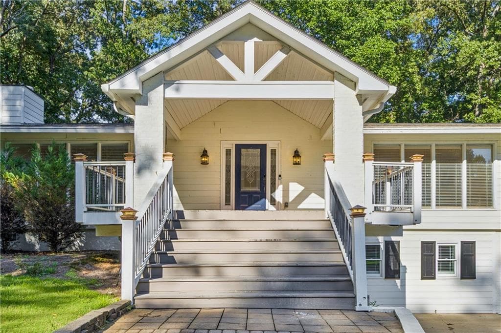 4 bedroom, 3 bathroom, 3,336 sq ft single family residence for sale at 530 E Lake Drive, Gainesville, GA 30506 — photo 3