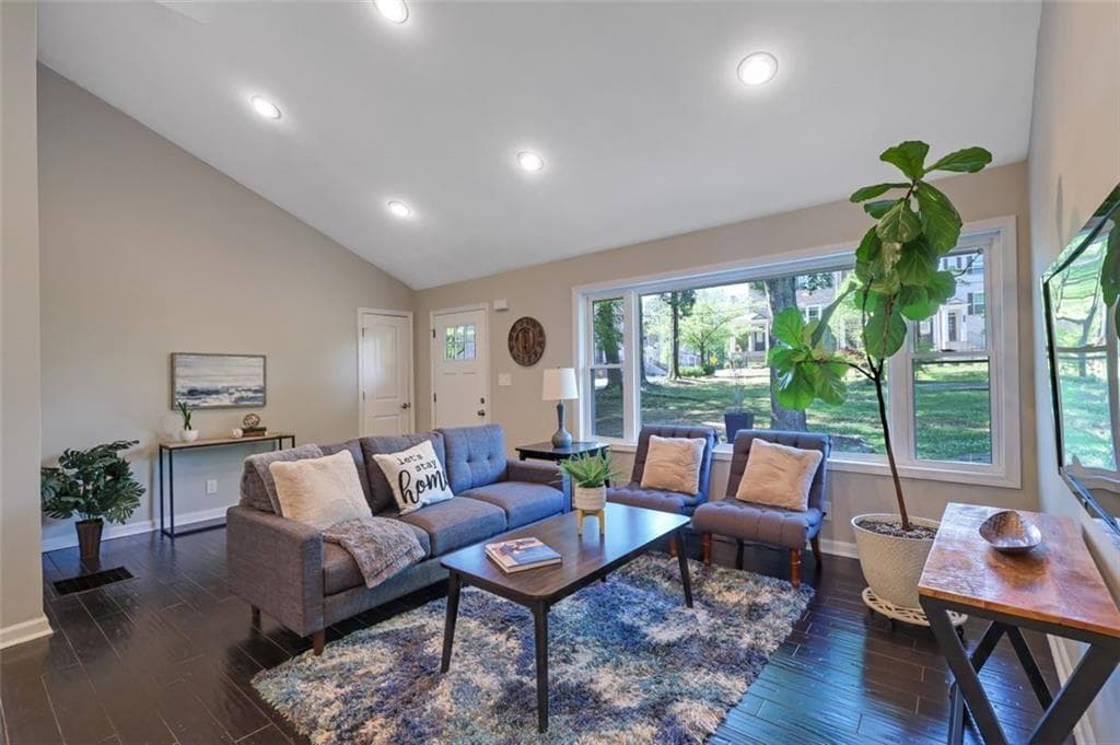 3 bedroom, 3 bathroom, 1,525 sq ft single family residence for sale at 1976 Dering Circle, Atlanta, GA 30345 — photo 3
