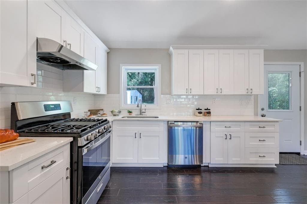 3 bedroom, 3 bathroom, 1,525 sq ft single family residence for sale at 1976 Dering Circle, Atlanta, GA 30345 — photo 5