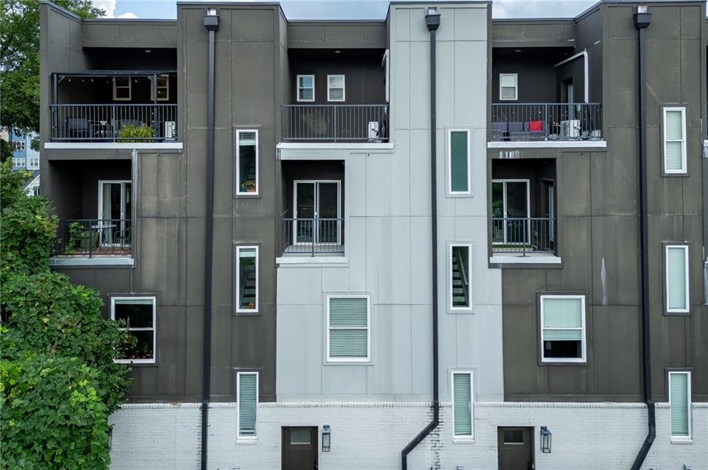 3 bedroom, 3 bathroom, 2,007 sq ft townhouse for rent at 456 Parkway Drive 6, Atlanta, GA 30308 for $3,800 a month — photo 4
