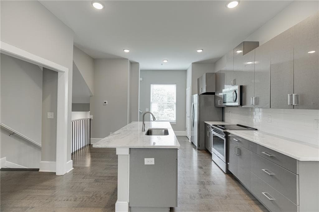 3 bedroom, 3 bathroom, 2,007 sq ft townhouse for rent at 456 Parkway Drive 6, Atlanta, GA 30308 for $3,800 a month — photo 1 of 43