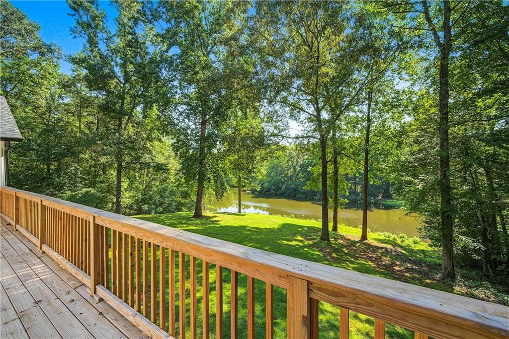 4 bedroom, 3 bathroom, 4,376 sq ft single family residence under contract at 5070 River Lake Drive, Chattahoochee Hills, GA 30213 — photo 4