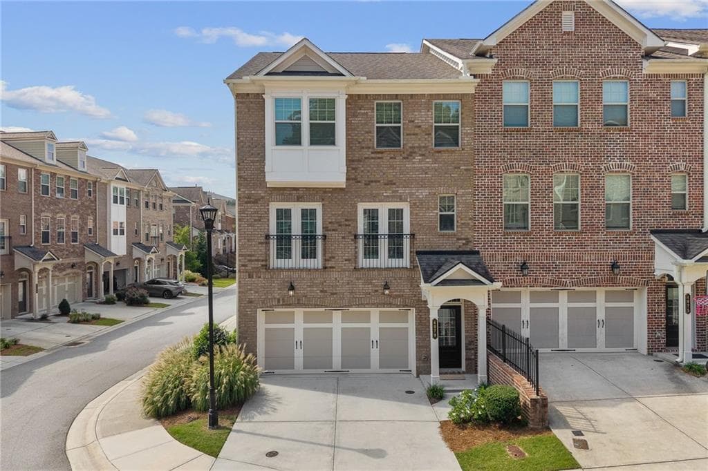 4 bedroom, 4 bathroom, 2,407 sq ft townhouse under contract at 4079 Townsend Lane, Dunwoody, GA 30346 — photo 3