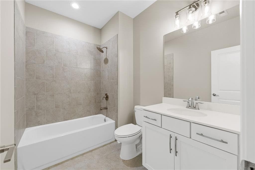 4 bedroom, 4 bathroom, 2,407 sq ft townhouse under contract at 4079 Townsend Lane, Dunwoody, GA 30346 — photo 9