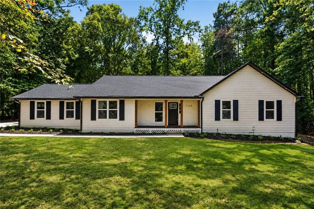 3 bedroom, 2 bathroom, 1,945 sq ft single family residence under contract at 135 Springhouse Lane, Fayetteville, GA 30214