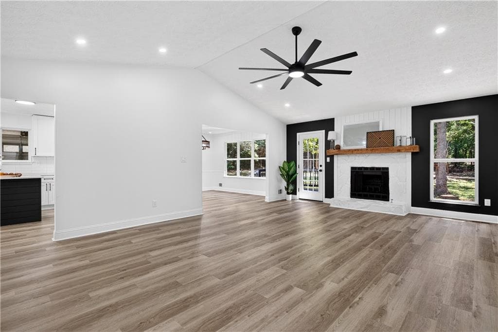 3 bedroom, 2 bathroom, 1,945 sq ft single family residence under contract at 135 Springhouse Lane, Fayetteville, GA 30214 — photo 5