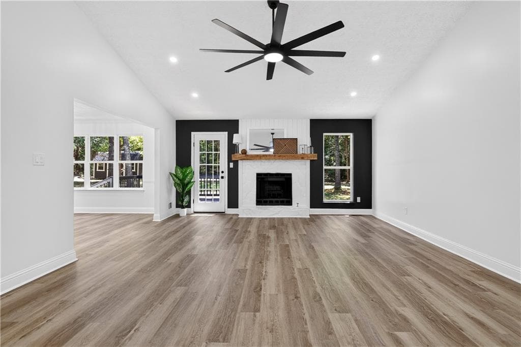 3 bedroom, 2 bathroom, 1,945 sq ft single family residence under contract at 135 Springhouse Lane, Fayetteville, GA 30214 — photo 6