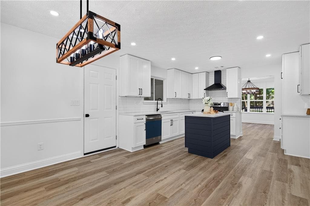3 bedroom, 2 bathroom, 1,945 sq ft single family residence under contract at 135 Springhouse Lane, Fayetteville, GA 30214 — photo 8