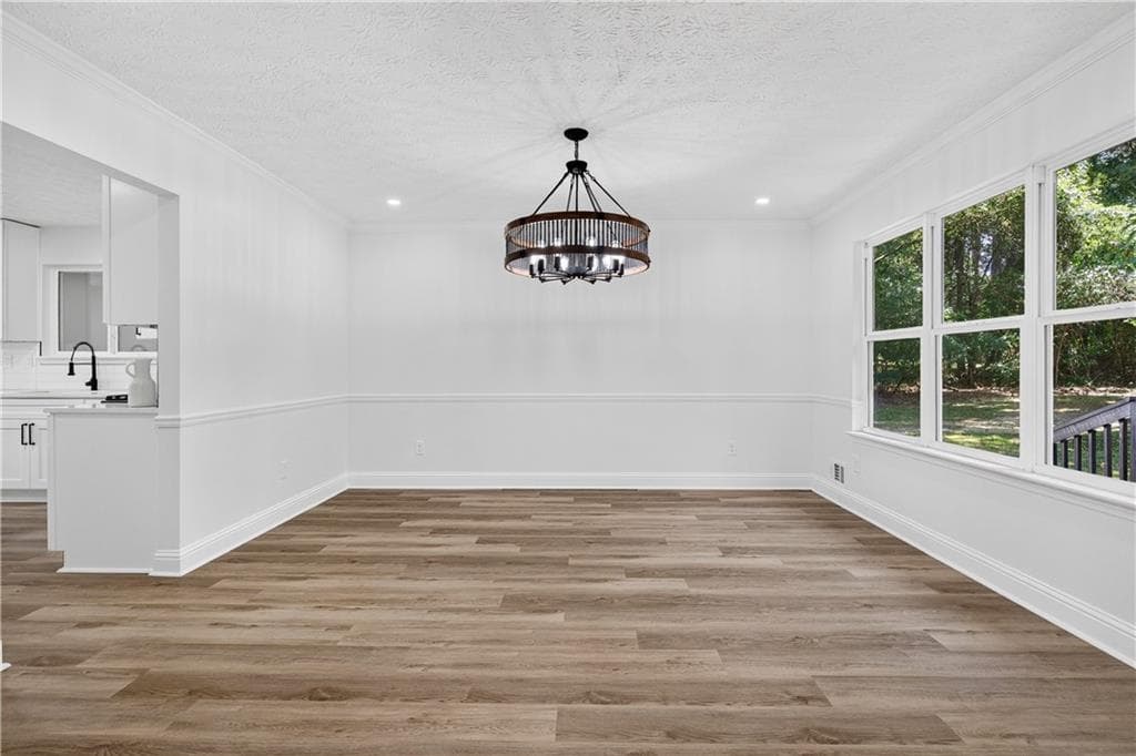3 bedroom, 2 bathroom, 1,945 sq ft single family residence under contract at 135 Springhouse Lane, Fayetteville, GA 30214 — photo 9