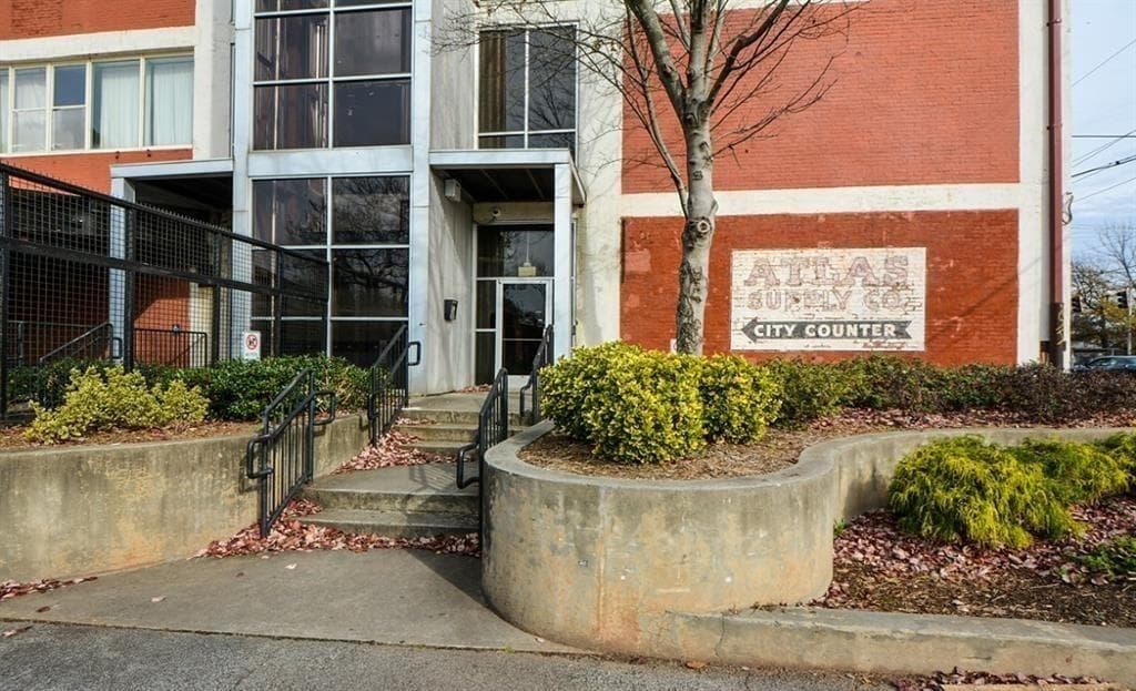 1 bedroom, 1 bathroom, 1,257 sq ft condominium for rent at 505 Whitehall Street 205, Atlanta, GA 30303 for $1,850 a month — photo 1 of 12