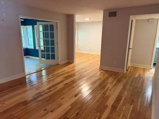 2 bedroom, 2 bathroom, 1,273 sq ft condominium under contract at 30 Arpege Way, Atlanta, GA 30327 — photo 2