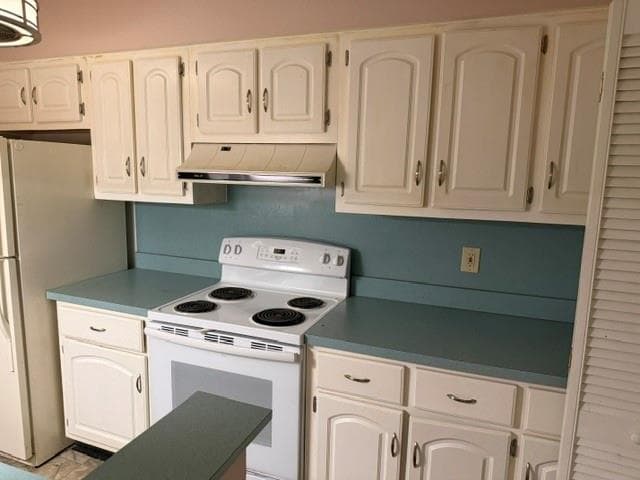 2 bedroom, 2 bathroom, 1,273 sq ft condominium under contract at 30 Arpege Way, Atlanta, GA 30327 — photo 7